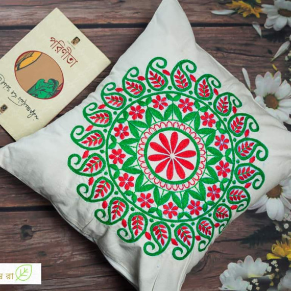 https://shoyombora.com/products/handicraft-cushion-cover-3