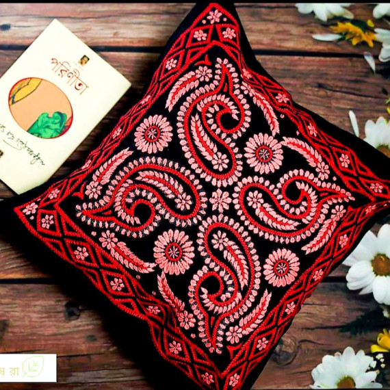 https://shoyombora.com/products/handicraft-cushion-cover-1